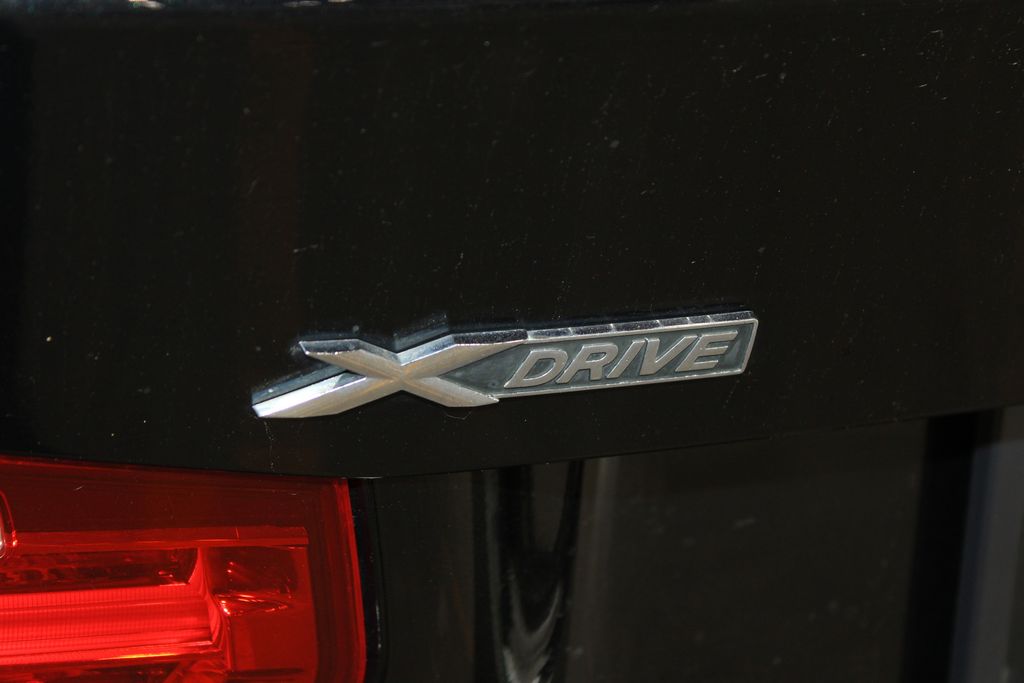 Vehicle image 34 of 39