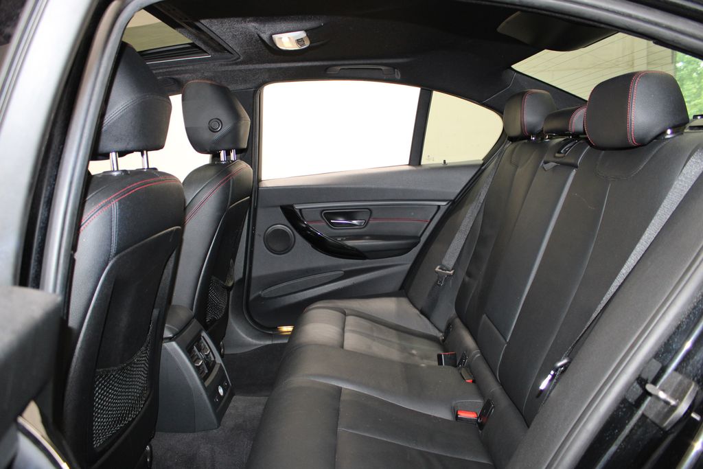 Vehicle image 13 of 39