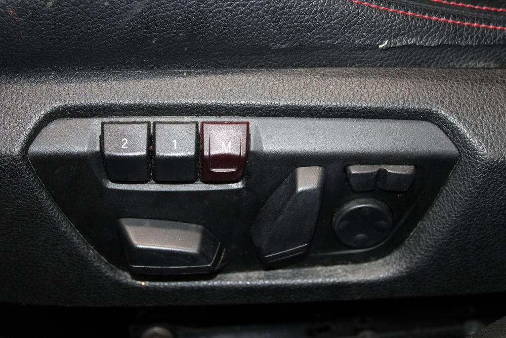 Vehicle image 27 of 39