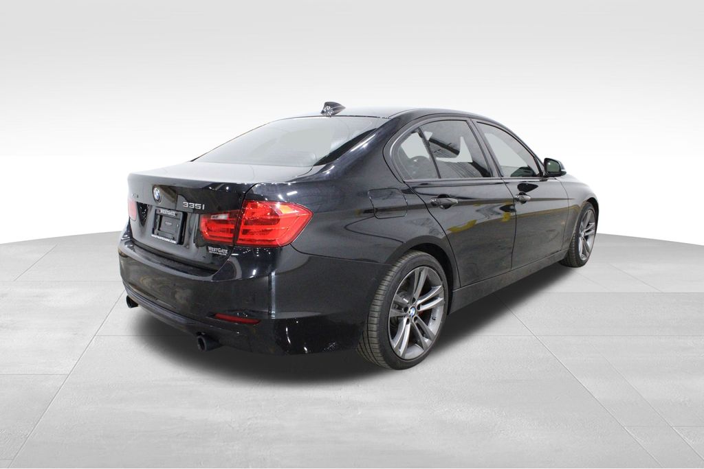 Vehicle image 4 of 39