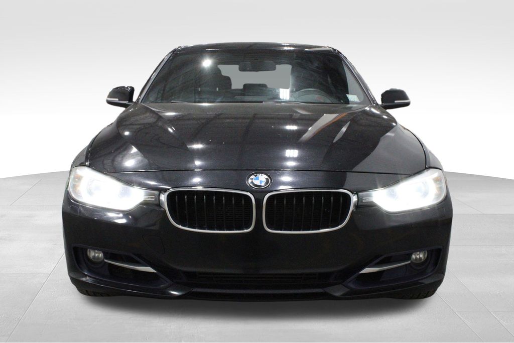 Vehicle image 2 of 39