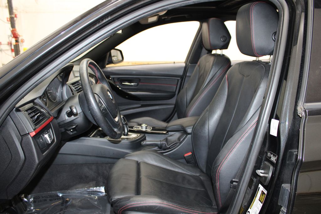Vehicle image 12 of 39