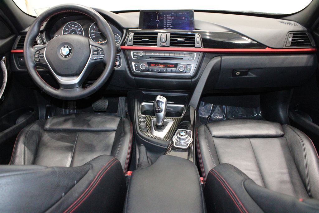 Vehicle image 15 of 39