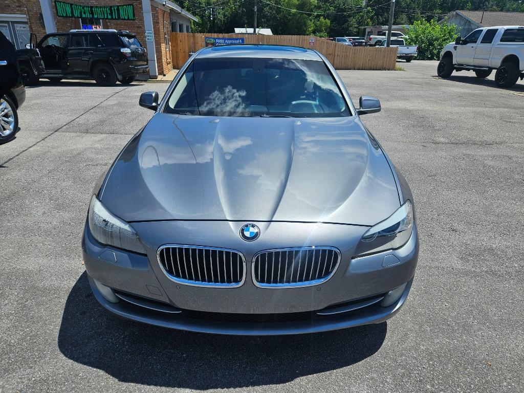 2013 BMW 5 Series 528i Image 2 of 19