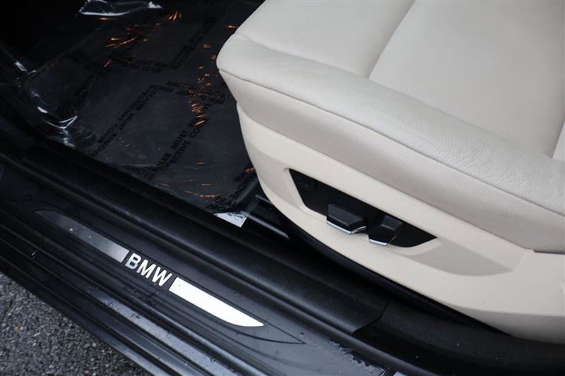 Vehicle image 17 of 36