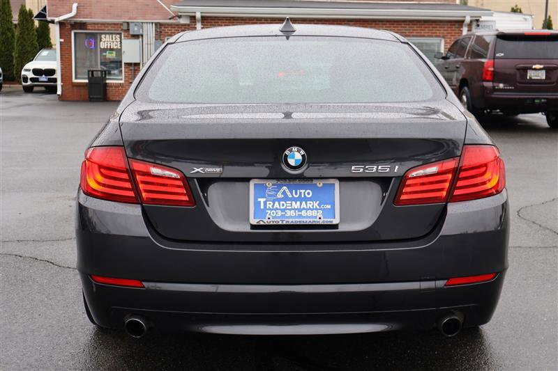 Vehicle image 10 of 36