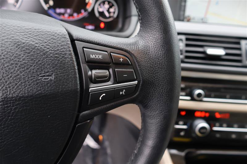 Vehicle image 22 of 36