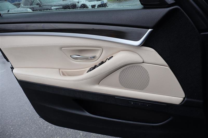 Vehicle image 18 of 36