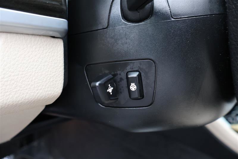 Vehicle image 33 of 36