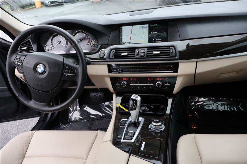 Vehicle image 16 of 36
