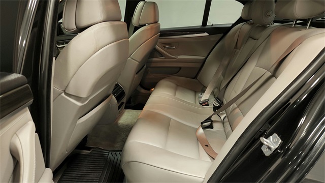 Vehicle image 20 of 24