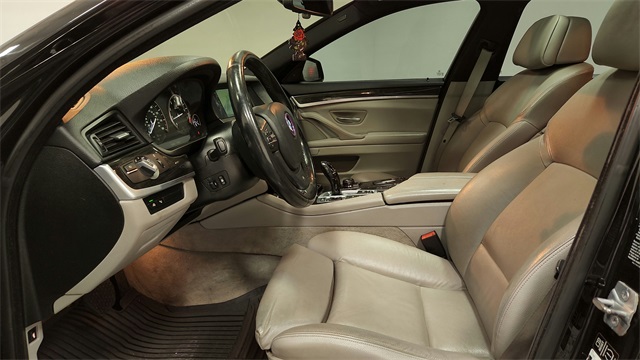 Vehicle image 15 of 24