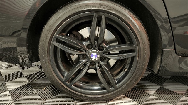 Vehicle image 23 of 24