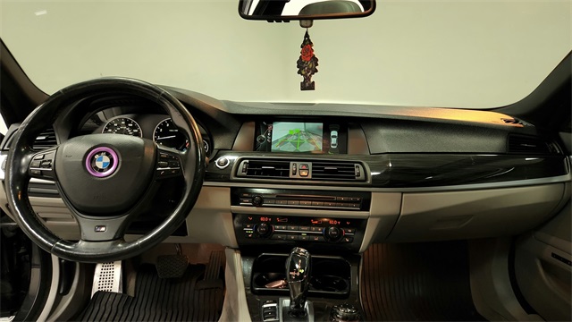 Vehicle image 18 of 24