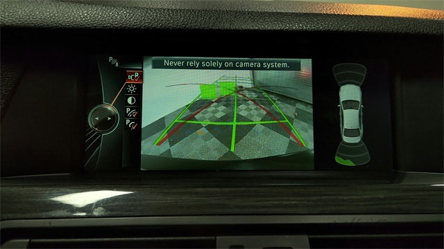 Vehicle image 14 of 24