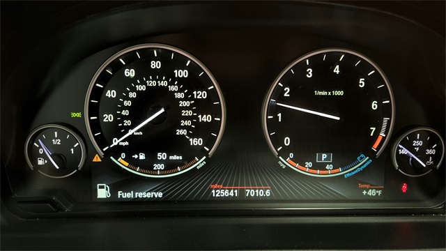 Vehicle image 11 of 24