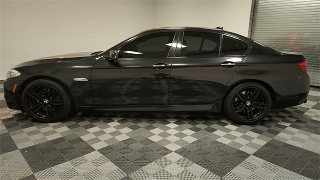 Vehicle image 9 of 24