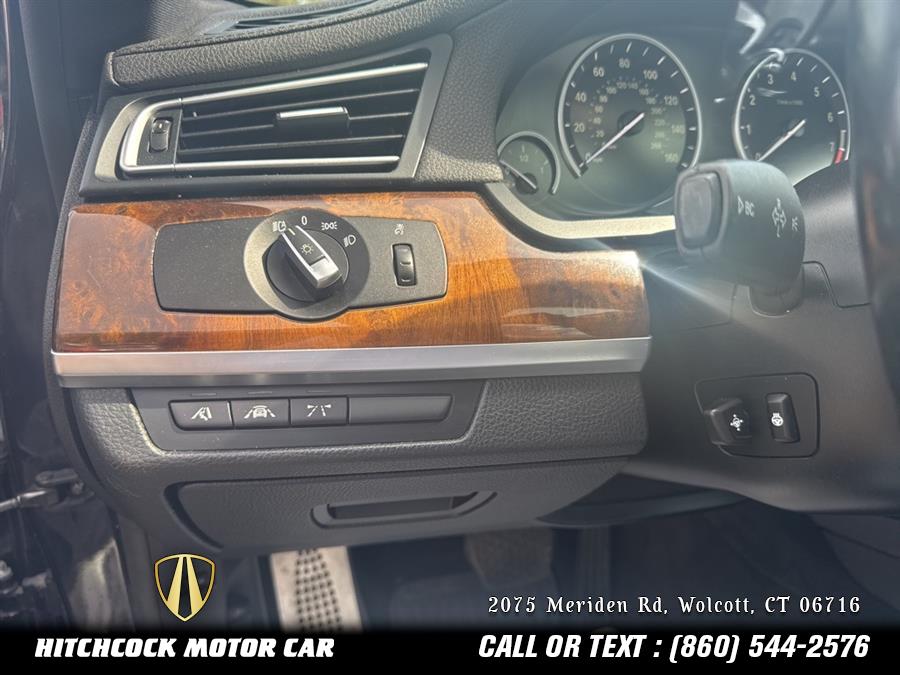Vehicle image 22 of 38