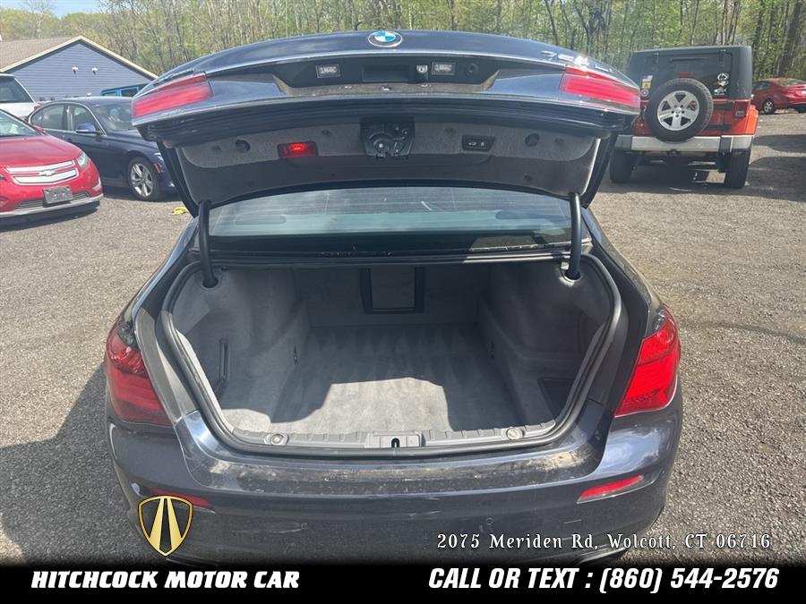 Vehicle image 32 of 38