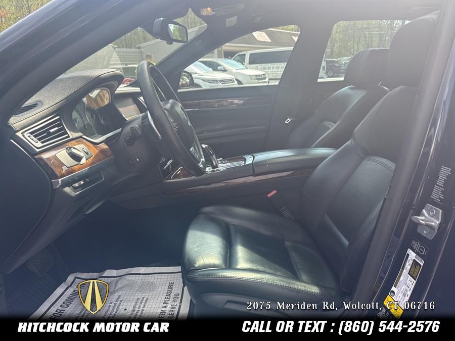 Vehicle image 21 of 38