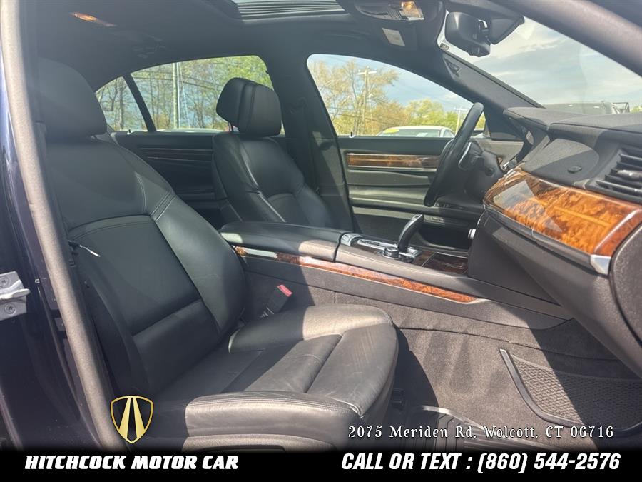 Vehicle image 27 of 38