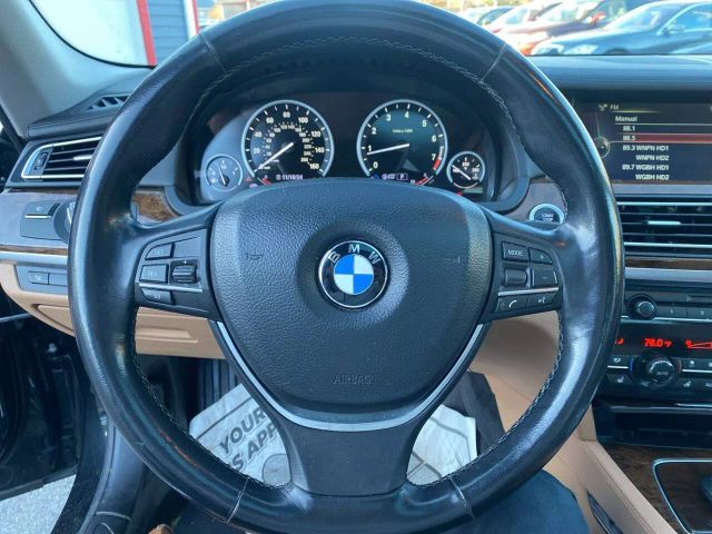 Vehicle image 22 of 27