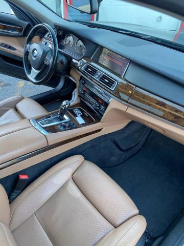 Vehicle image 11 of 27