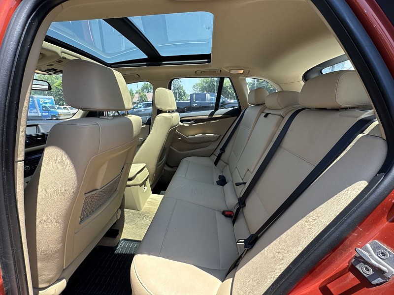 Vehicle image 16 of 32