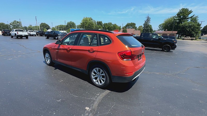 Vehicle image 11 of 32