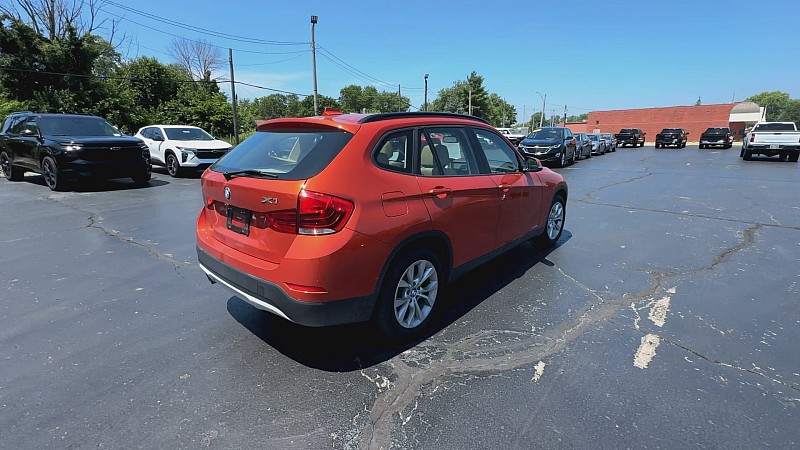 Vehicle image 9 of 32