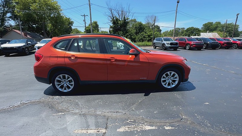 Vehicle image 8 of 32