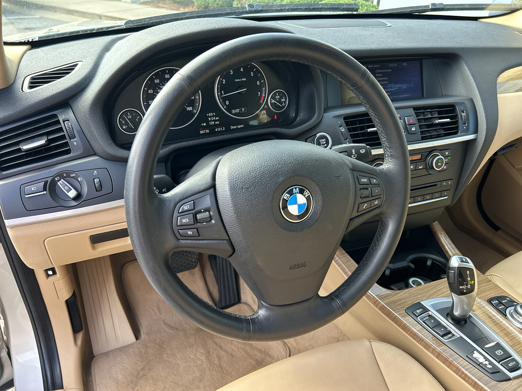 Vehicle image 14 of 28