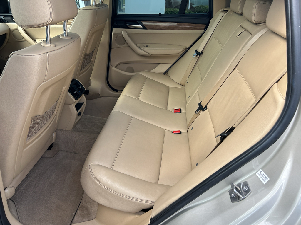 Vehicle image 12 of 28