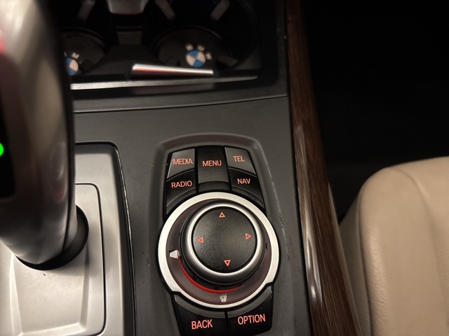 Vehicle image 19 of 27