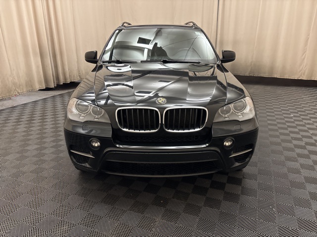 Vehicle image 2 of 27