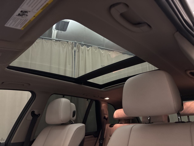 Vehicle image 20 of 27