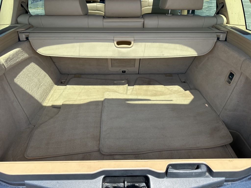 Vehicle image 8 of 26