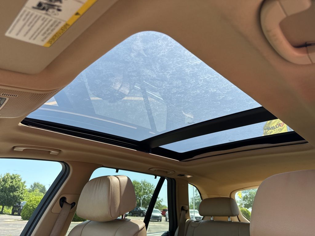 Vehicle image 22 of 26