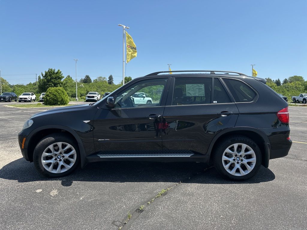 Vehicle image 6 of 26