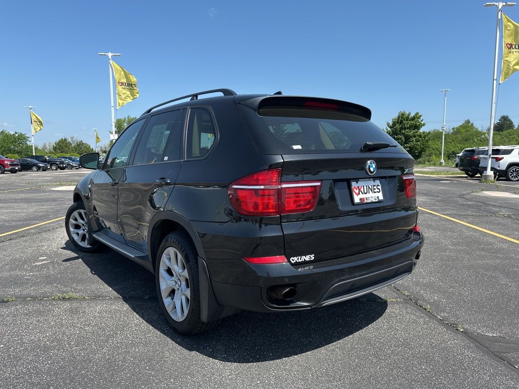 Vehicle image 3 of 26
