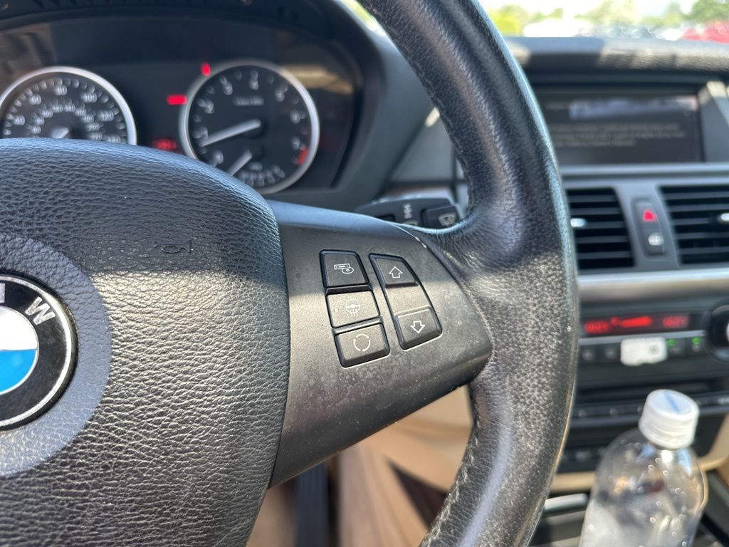 Vehicle image 15 of 26