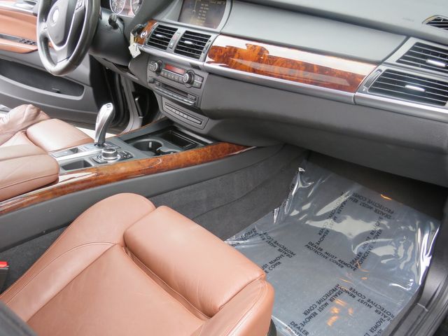 Vehicle image 7 of 24