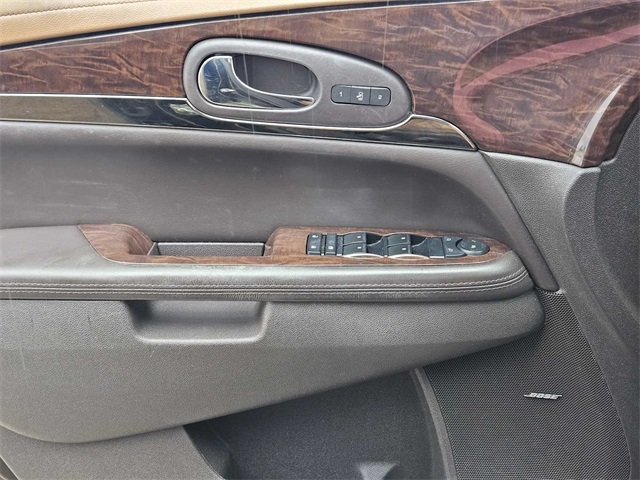 Vehicle image 21 of 34