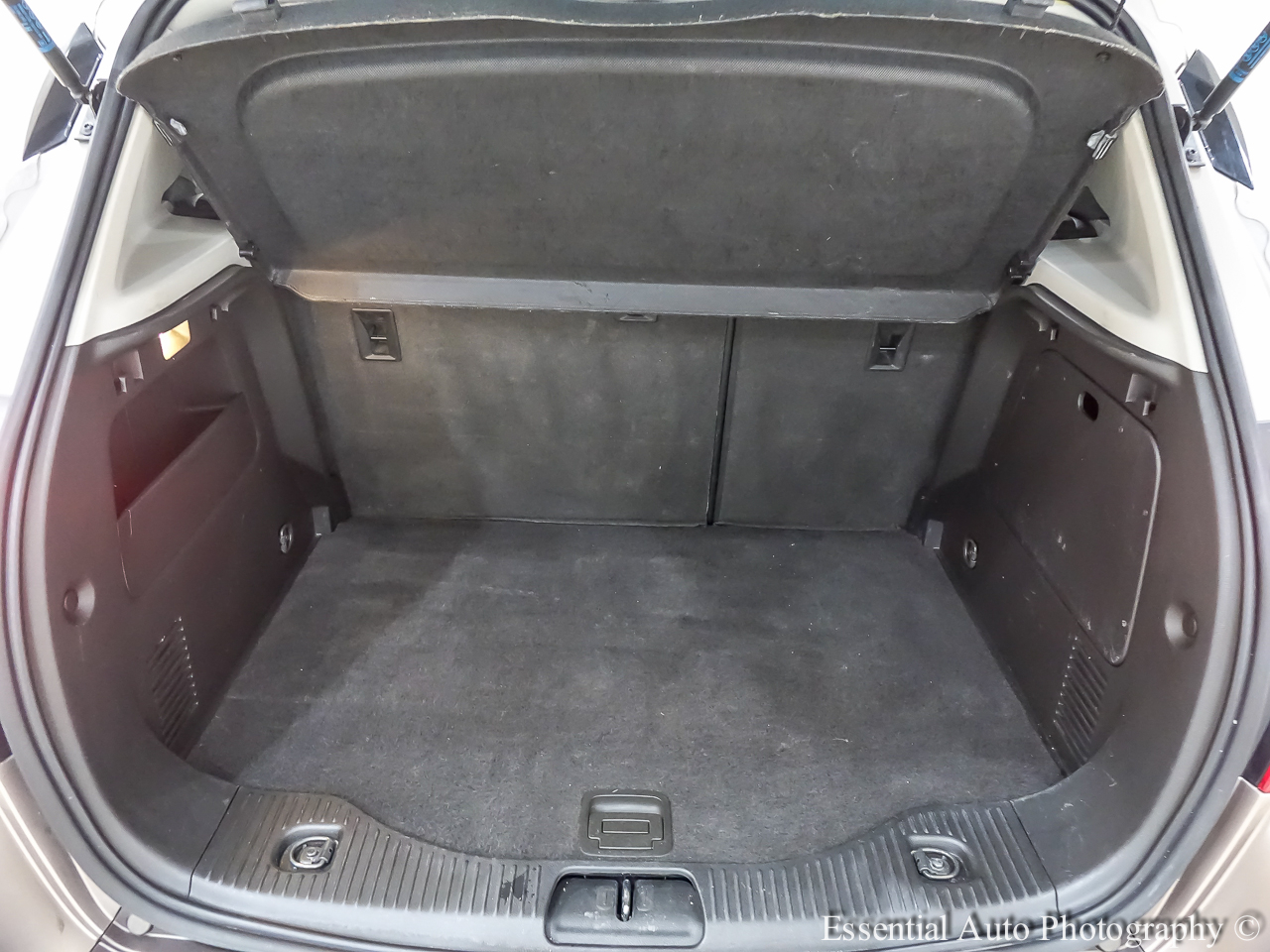 Vehicle image 28 of 37