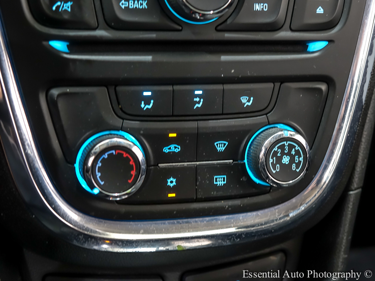Vehicle image 24 of 37