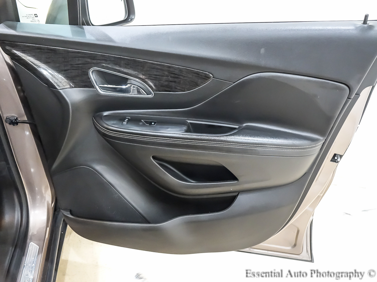 Vehicle image 31 of 37