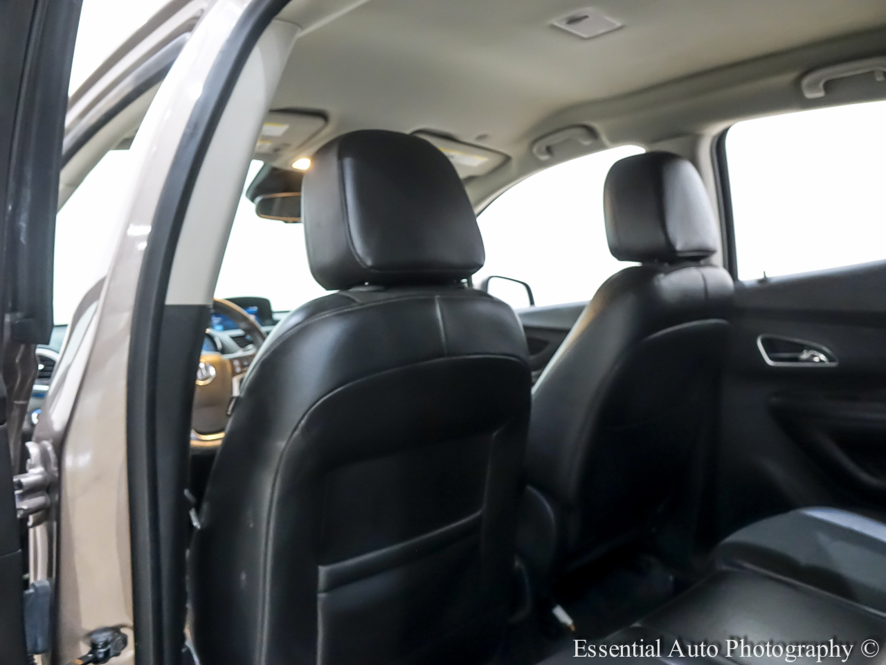 Vehicle image 17 of 37