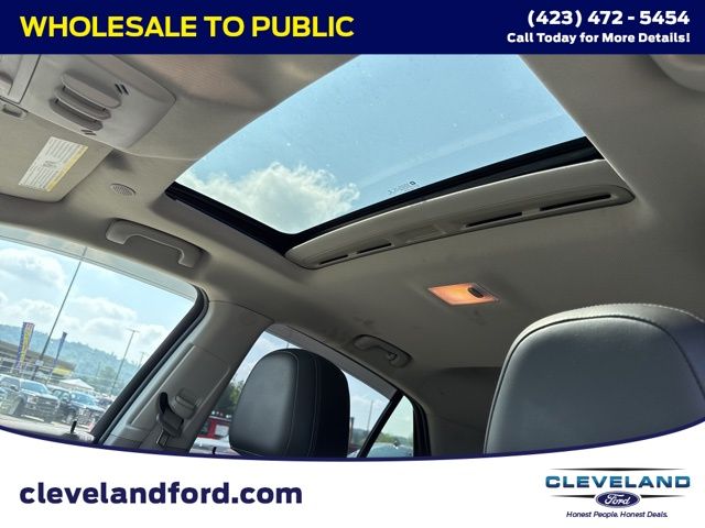 Vehicle image 23 of 26