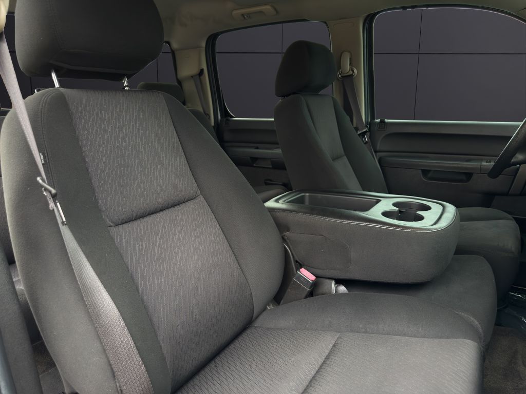 Vehicle image 8 of 19