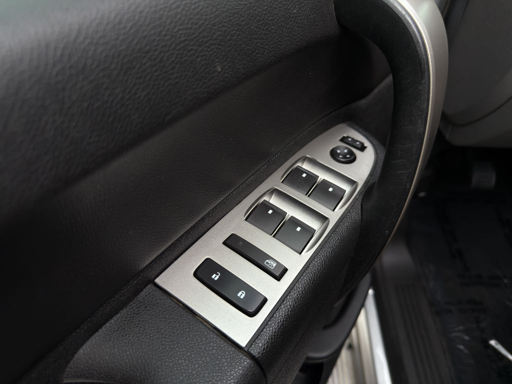 Vehicle image 15 of 19
